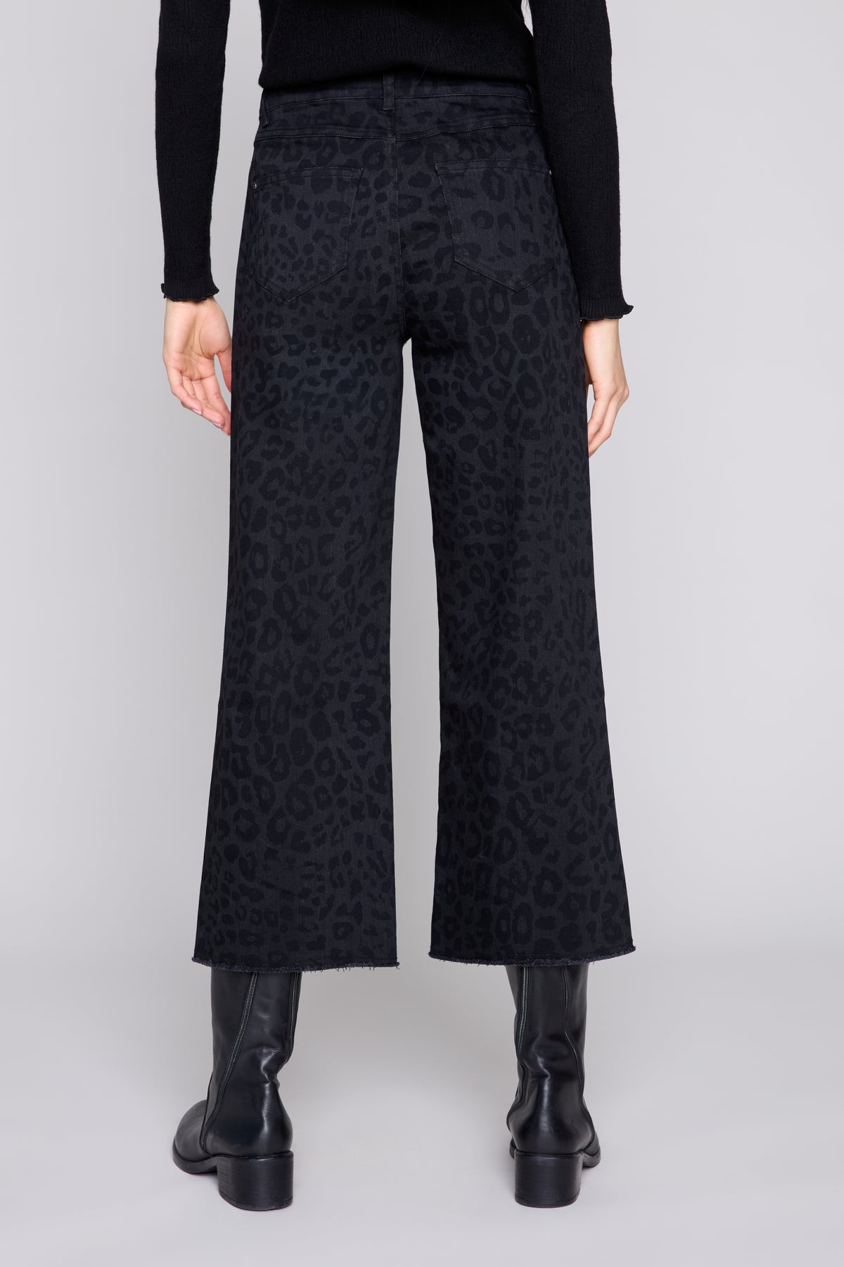Pantalon en jean court à jambes larges et extensibles imprimé léopard